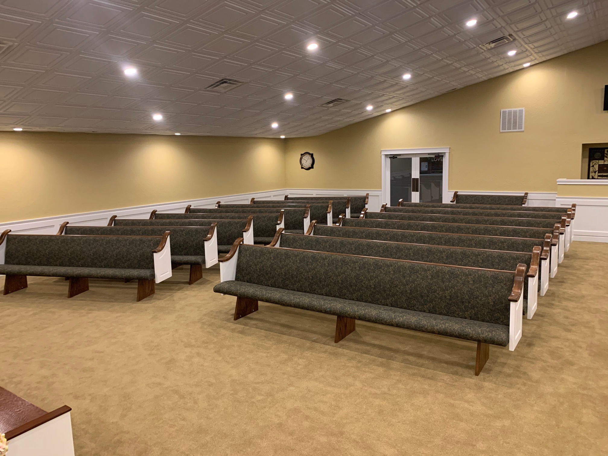 alignment view of new Kivetts pews installed in Vandalia, Missouri by Woods Church Interiors Nationwide Pew Sales and Service