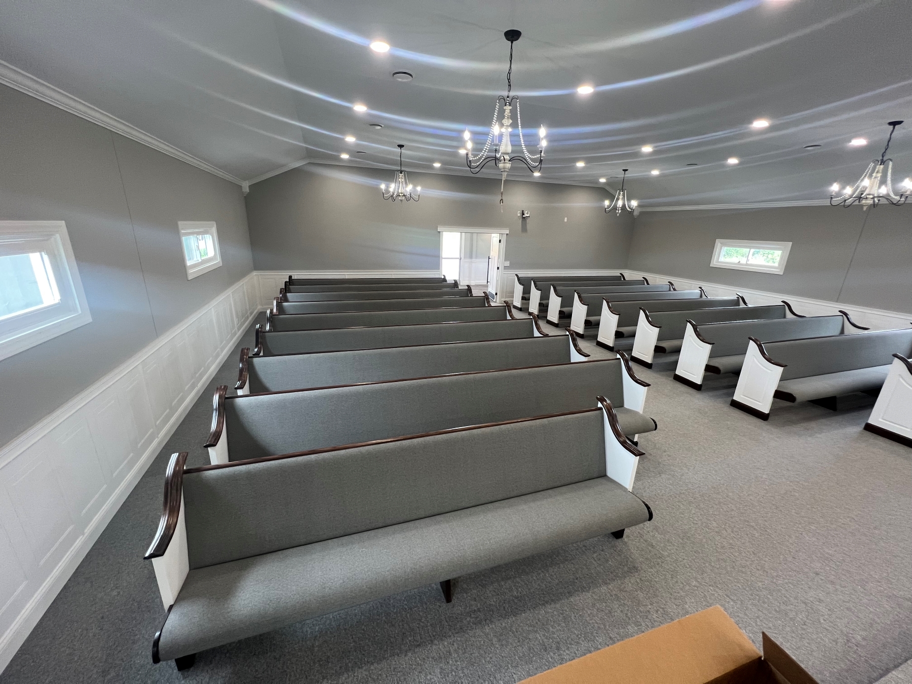 New church pews available in Kentucky by Woods Church Interiors